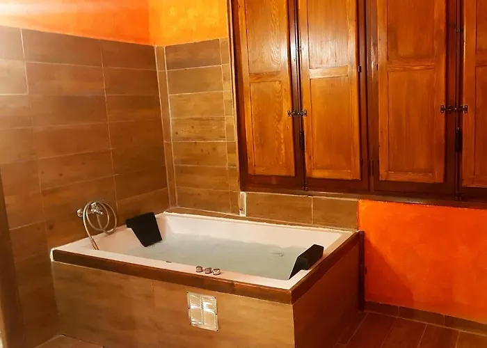 Casa Con Jacuzzi La Olivera Chert