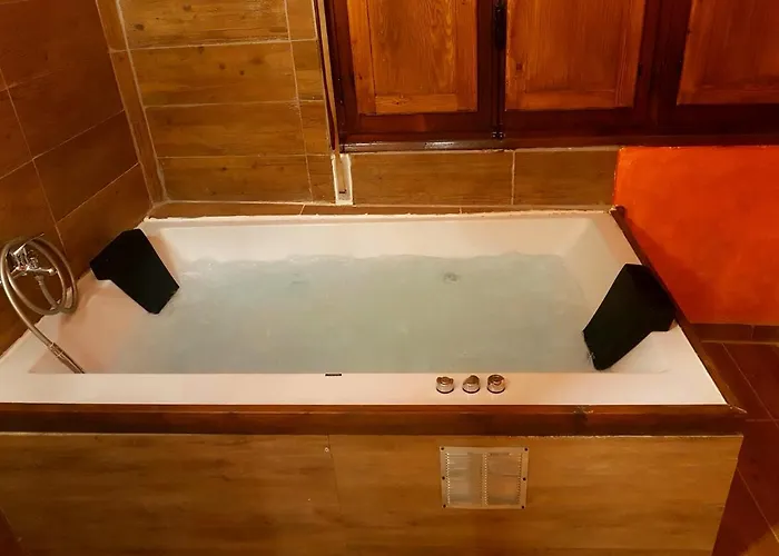 Casa Con Jacuzzi La Olivera * Chert